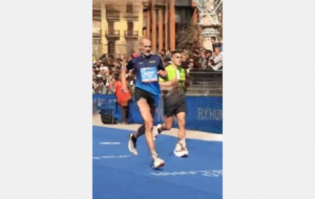 Bruno DESSALLES performe au marathon de Barcelone